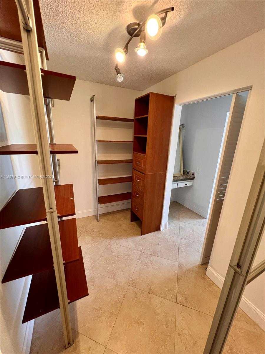 Small Image of 17600 NORTH BAY RD #N304, Sunny Isles Beach Number 11