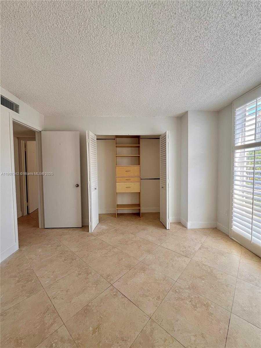 Small Image of 17600 NORTH BAY RD #N304, Sunny Isles Beach Number 15