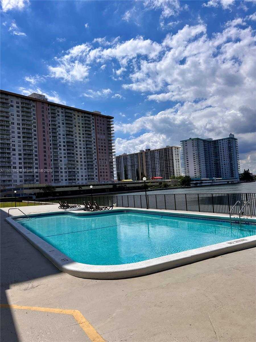 Small Image of 17600 NORTH BAY RD #N304, Sunny Isles Beach Number 20