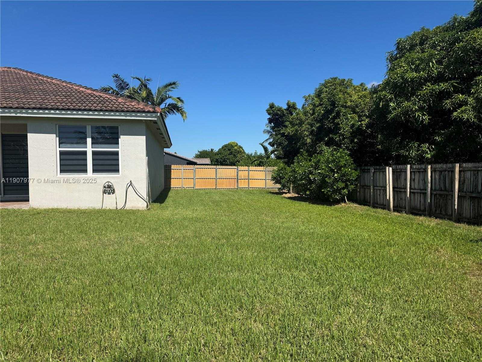 Small Image of 12800 SOUTH WEST 222ND ST, Miami Number 5