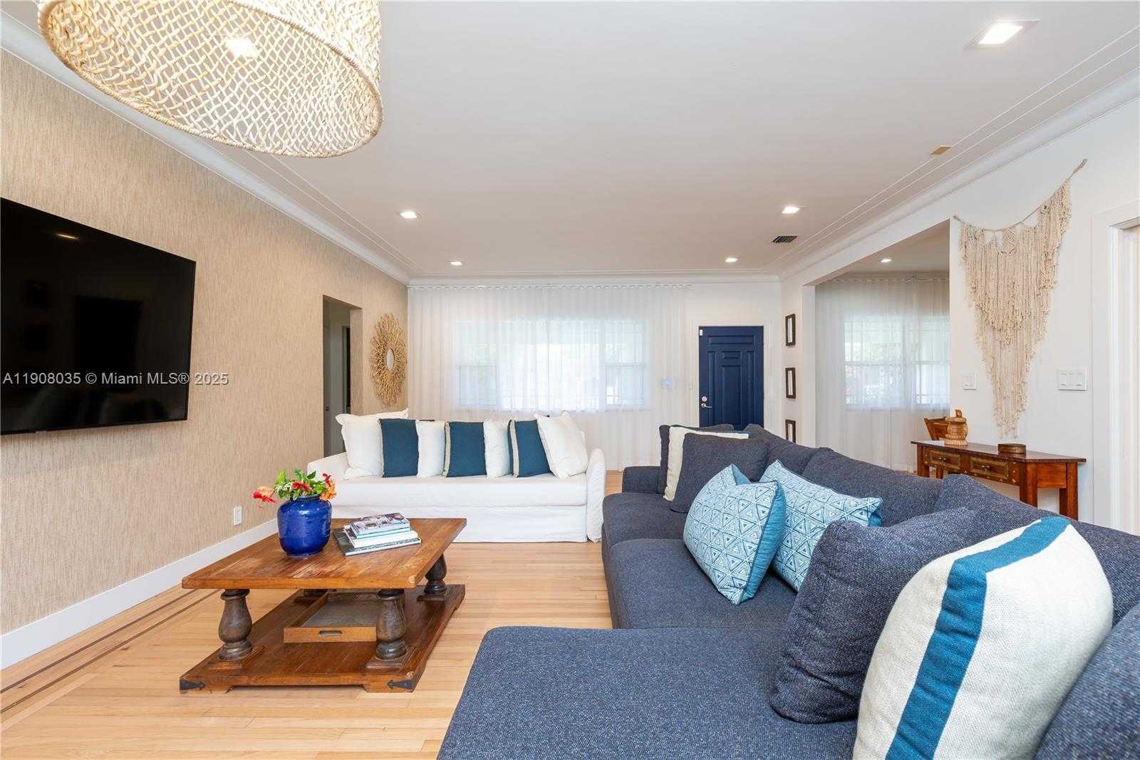 Small Image of 501 SOUTH WEST 19TH RD, Miami Number 13