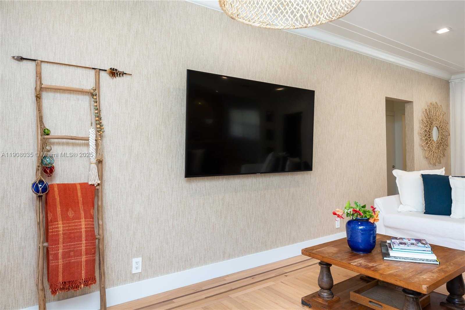 Small Image of 501 SOUTH WEST 19TH RD, Miami Number 16