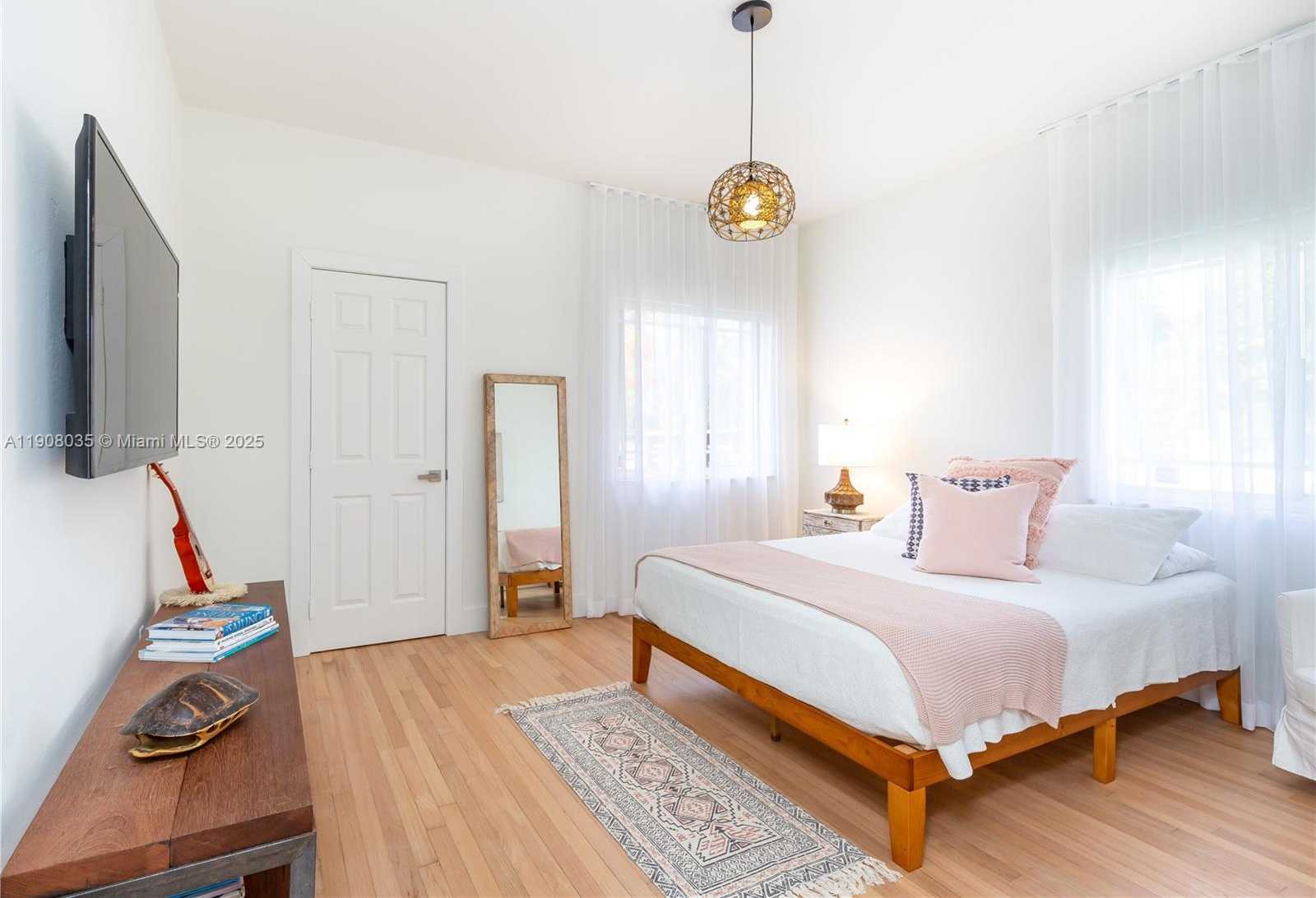 Small Image of 501 SOUTH WEST 19TH RD, Miami Number 17