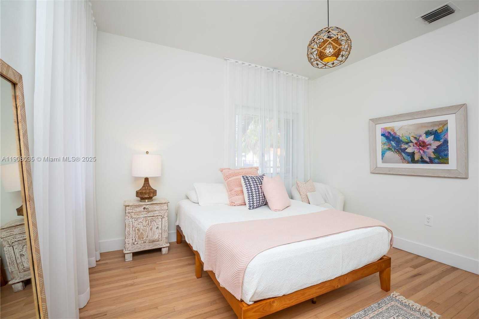 Small Image of 501 SOUTH WEST 19TH RD, Miami Number 19