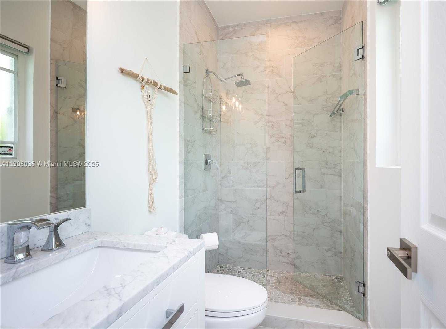 Small Image of 501 SOUTH WEST 19TH RD, Miami Number 30