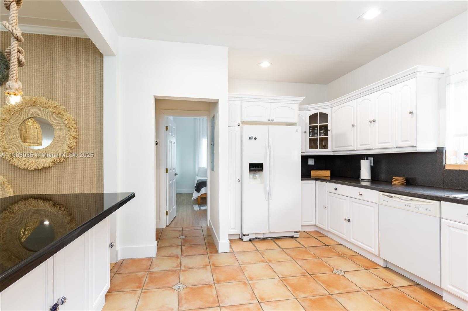 Small Image of 501 SOUTH WEST 19TH RD, Miami Number 33