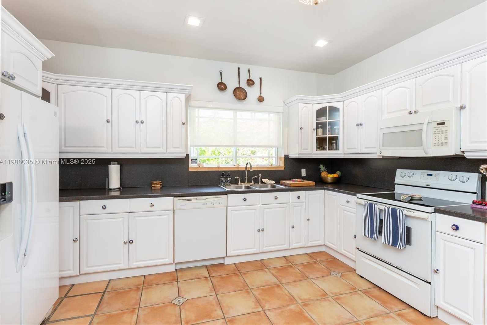 Small Image of 501 SOUTH WEST 19TH RD, Miami Number 34