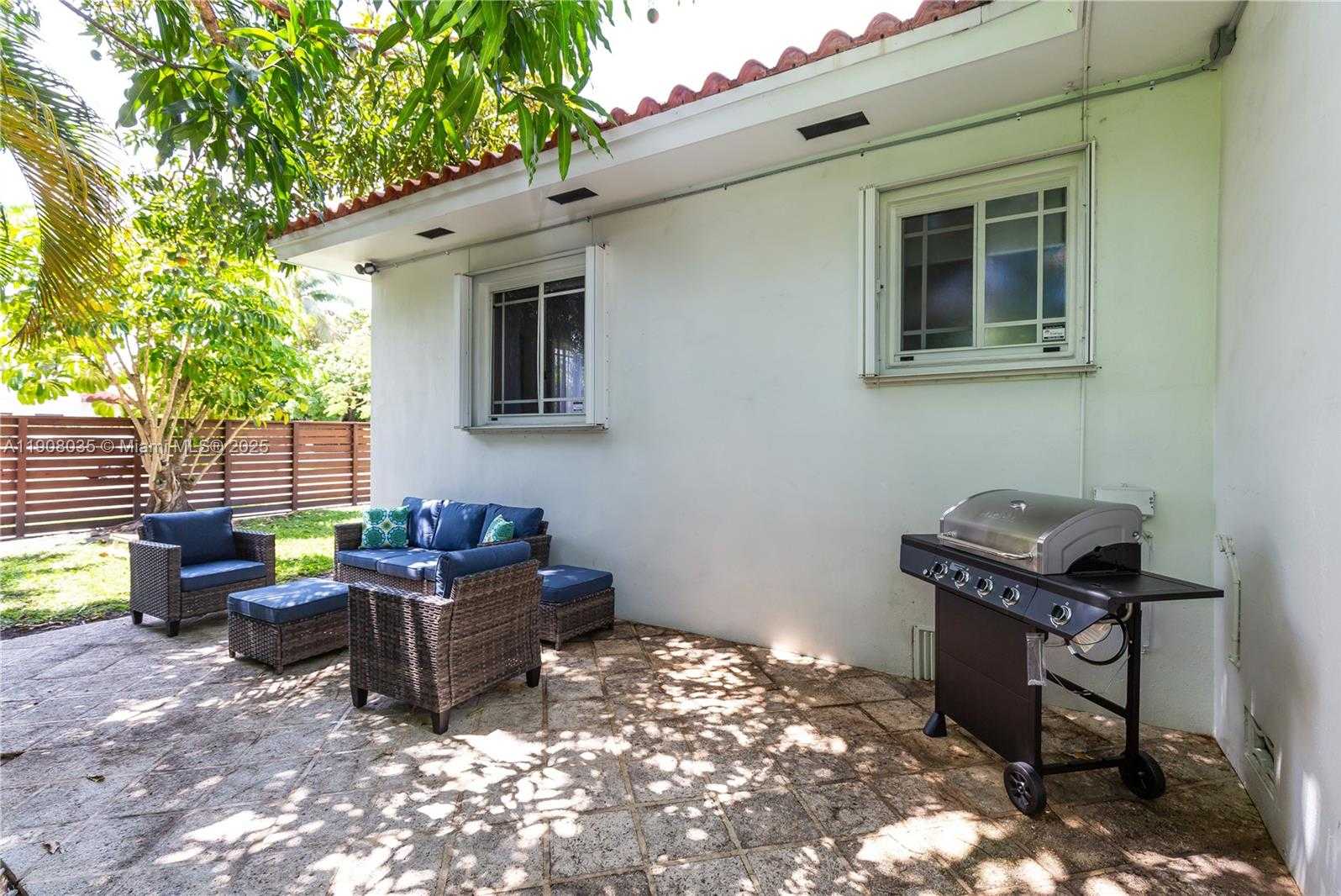 Small Image of 501 SOUTH WEST 19TH RD, Miami Number 44