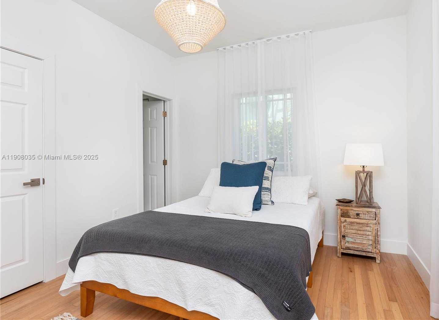 Small Image of 501 SOUTH WEST 19TH RD, Miami Number 9