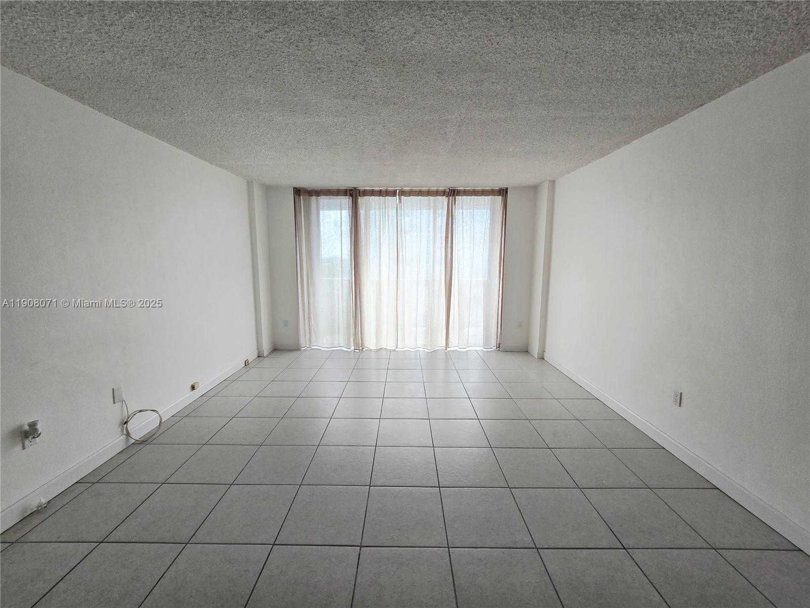 Small Image of 800 WEST AVE #920, Miami Beach Number 2