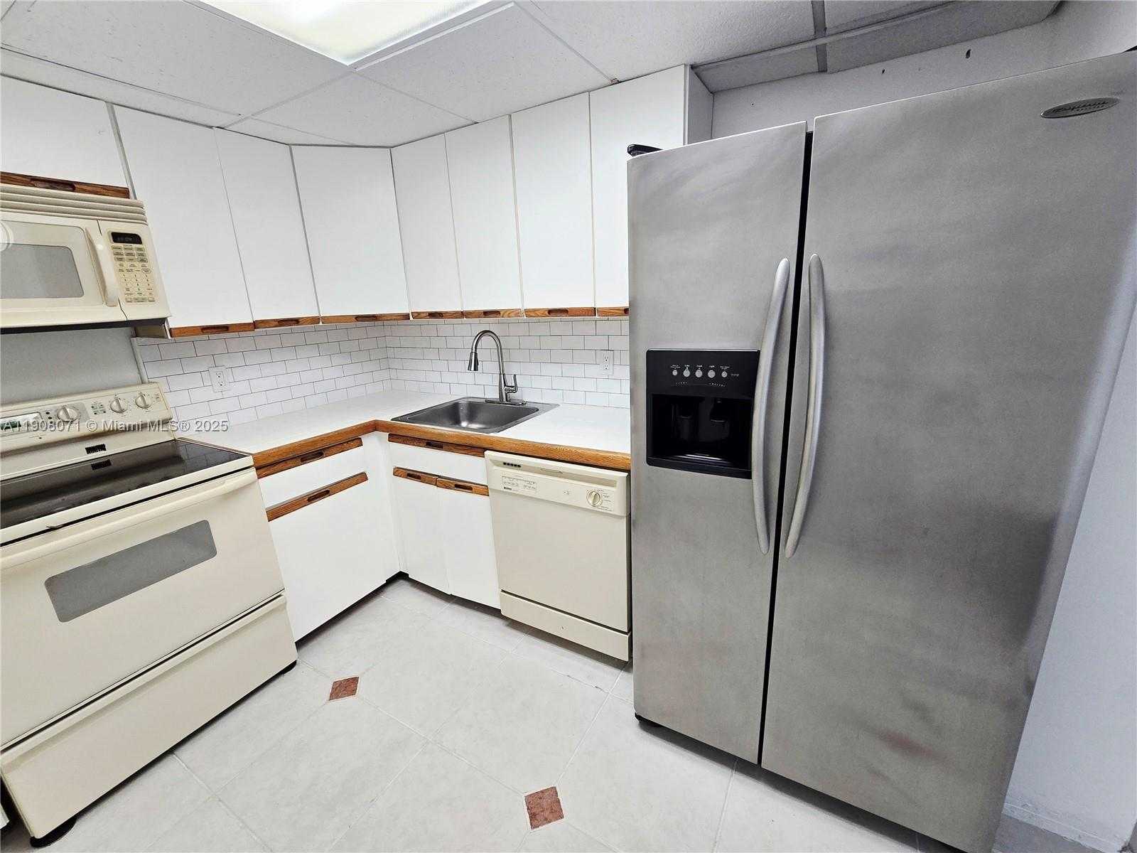 Small Image of 800 WEST AVE #920, Miami Beach Number 7