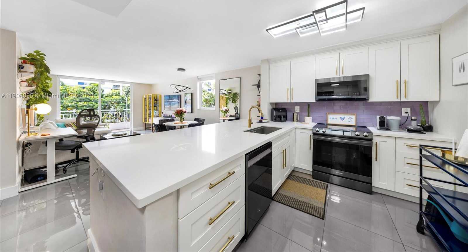 Small Image of 1665 BAY RD #221, Miami Beach Number 10