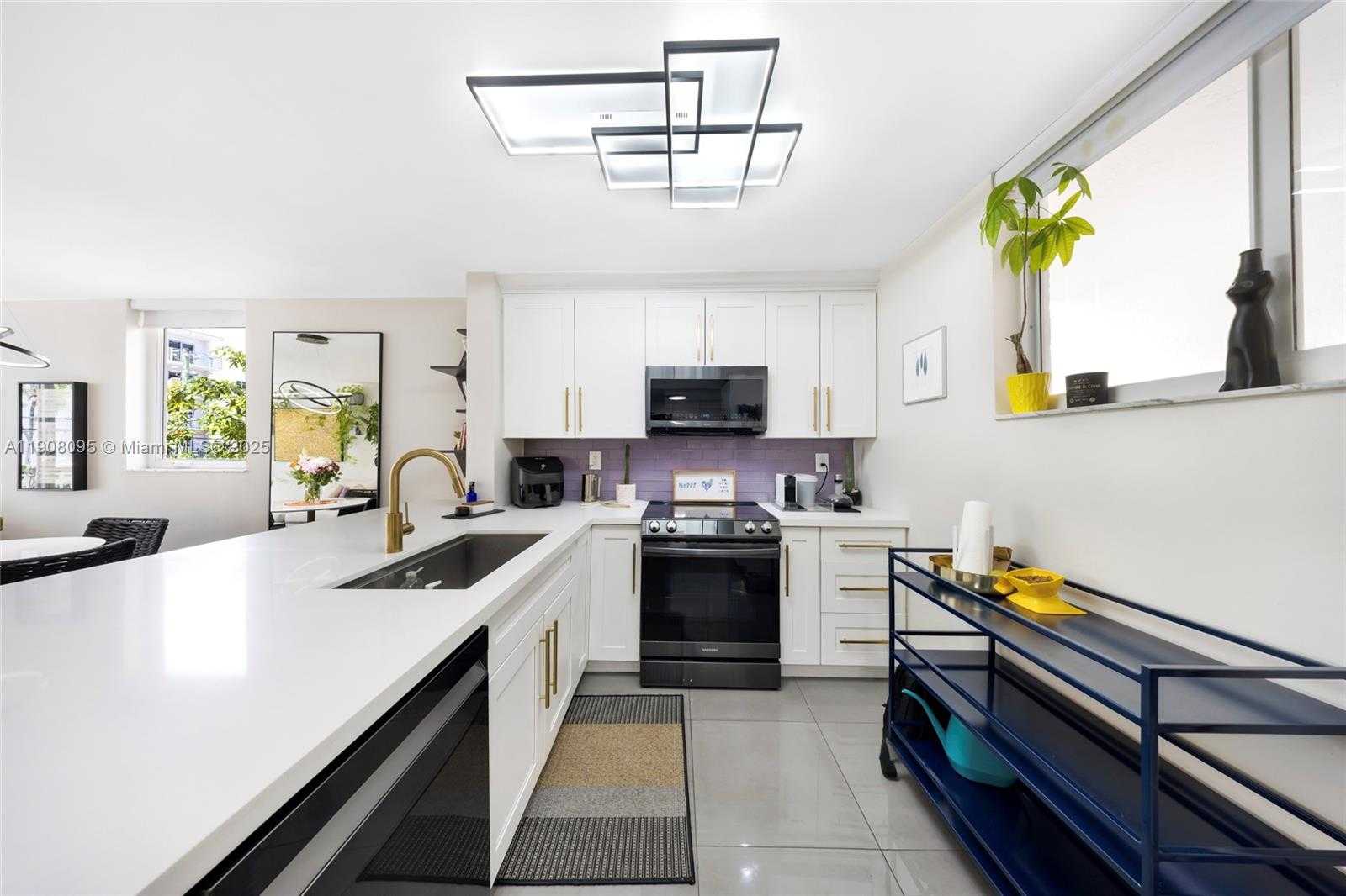 Small Image of 1665 BAY RD #221, Miami Beach Number 11