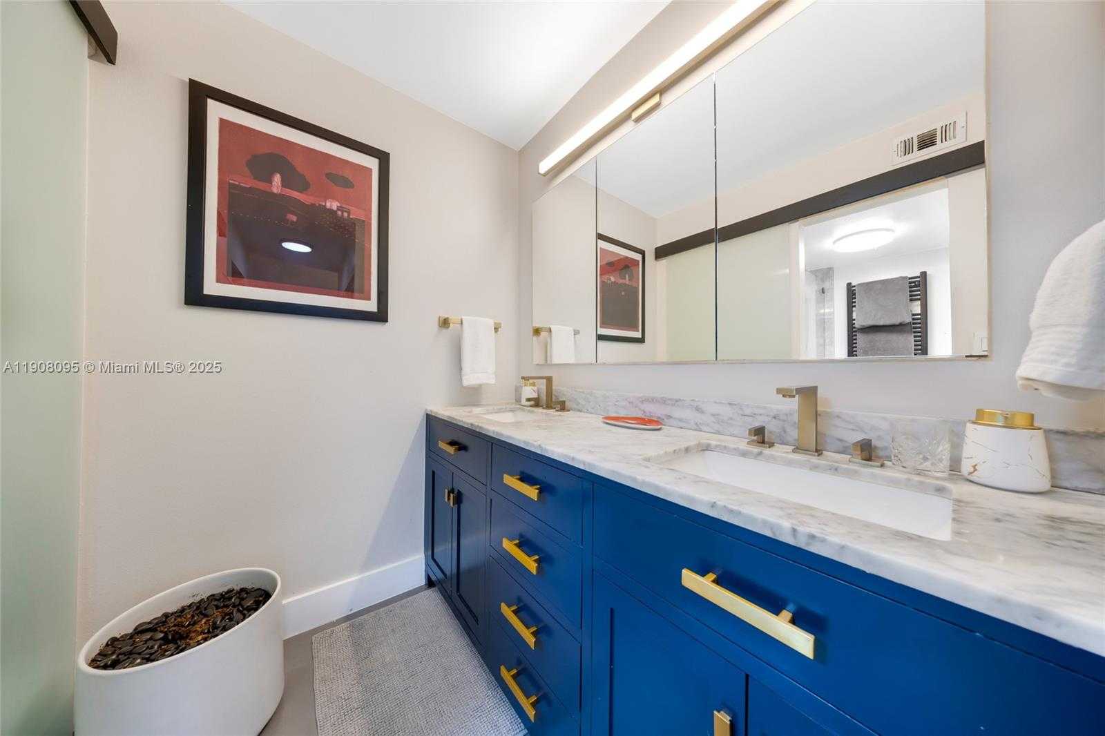 Small Image of 1665 BAY RD #221, Miami Beach Number 23