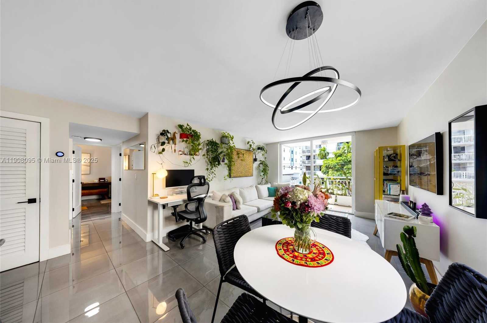 Small Image of 1665 BAY RD #221, Miami Beach Number 3