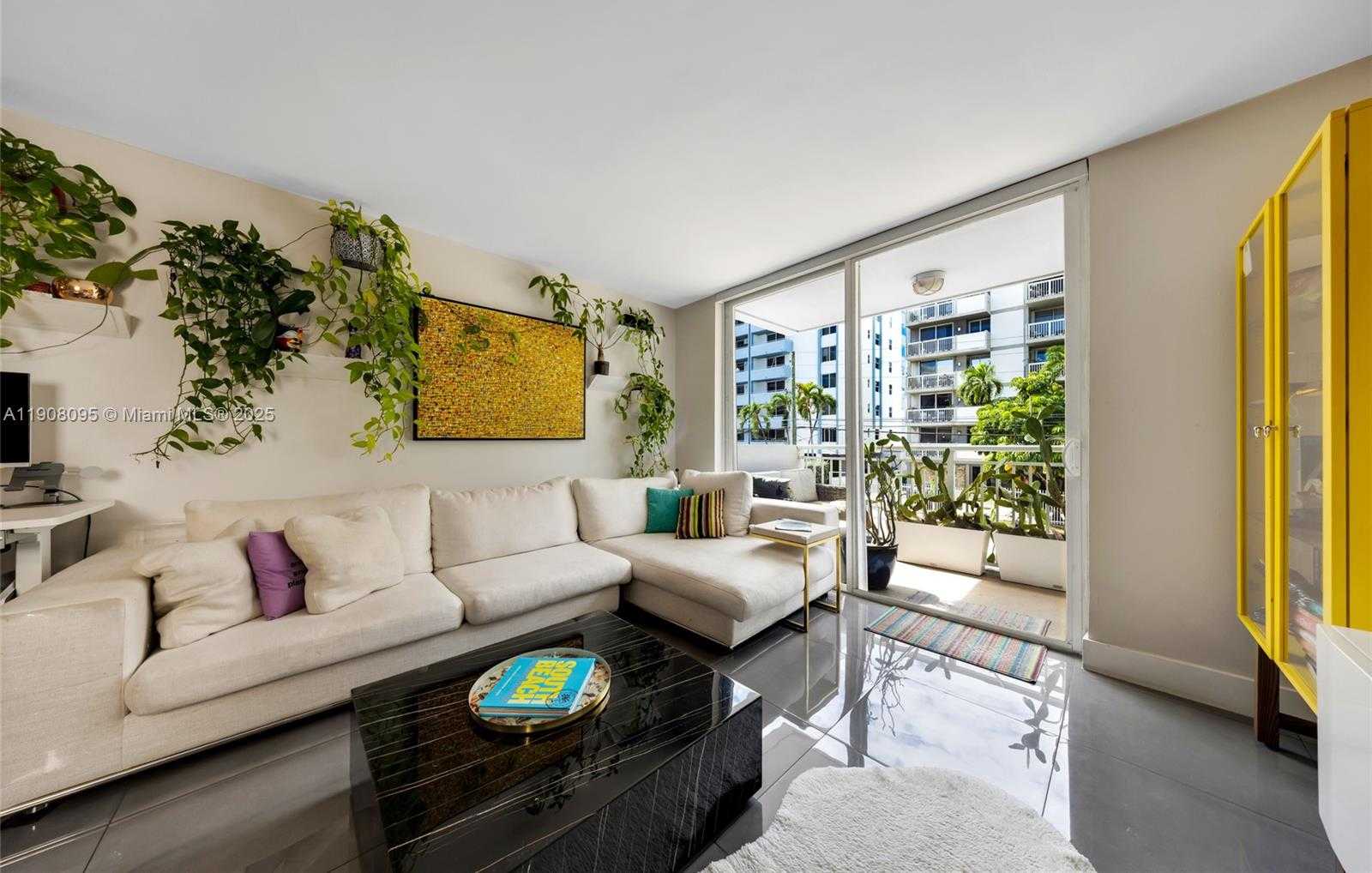 Small Image of 1665 BAY RD #221, Miami Beach Number 4