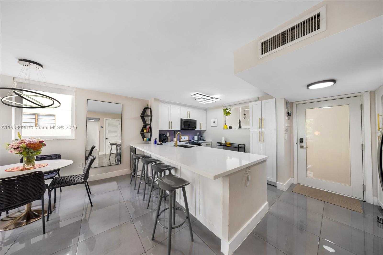 Small Image of 1665 BAY RD #221, Miami Beach Number 9