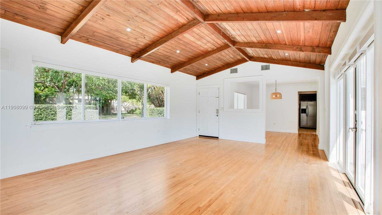 Small Image of 5711 MARIUS ST #5711, Coral Gables Number 4