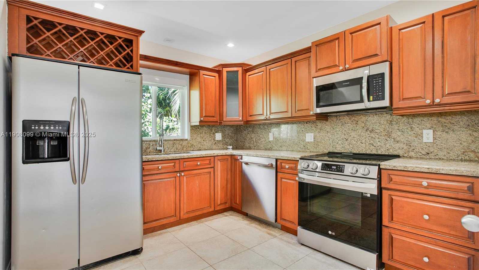 Small Image of 5711 MARIUS ST #5711, Coral Gables Number 6