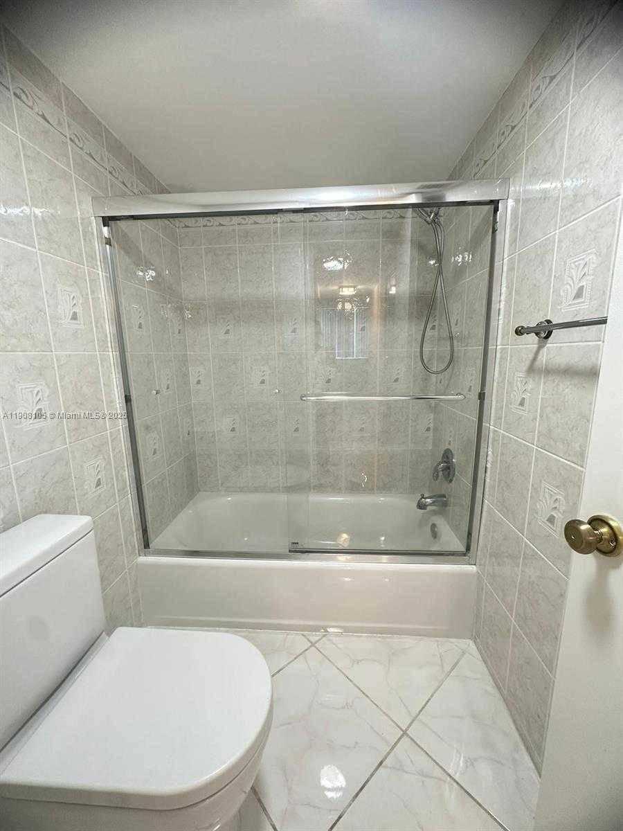 Small Image of 18081 BISCAYNE BLVD #903, Aventura Number 14