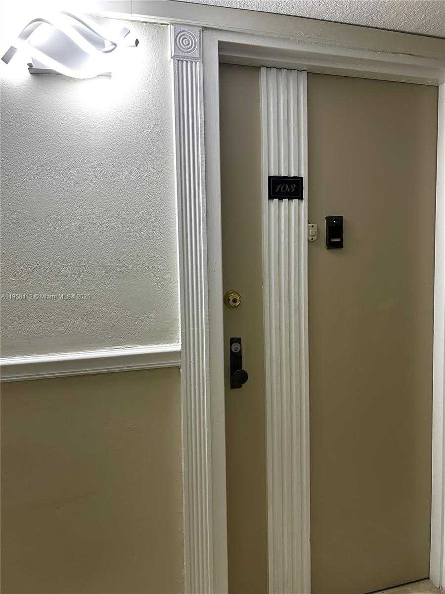 Imagen de Pequeño Objeto