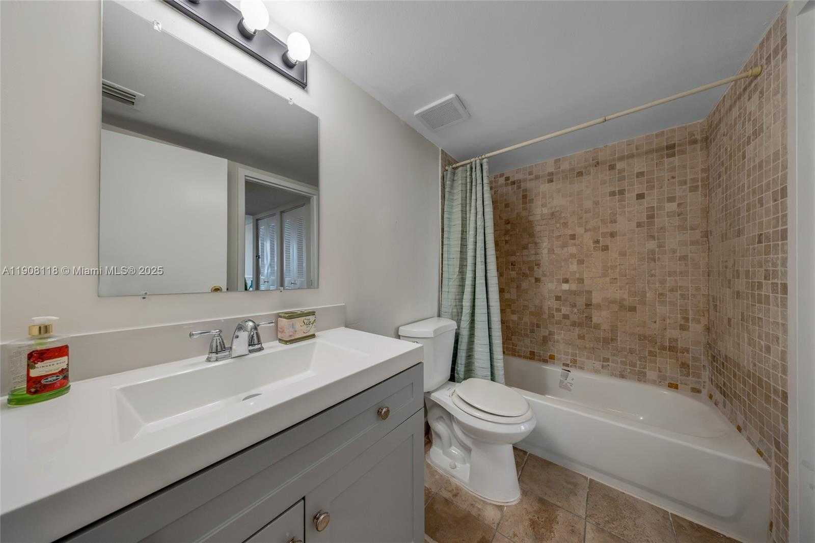 Small Image of 7601 EAST TREASURE DR #510, North Bay Village Number 22