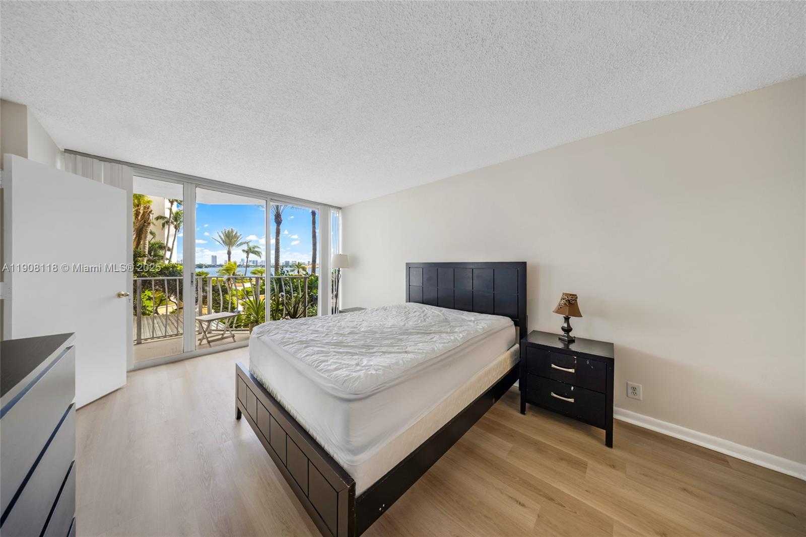 Small Image of 7601 EAST TREASURE DR #510, North Bay Village Number 26