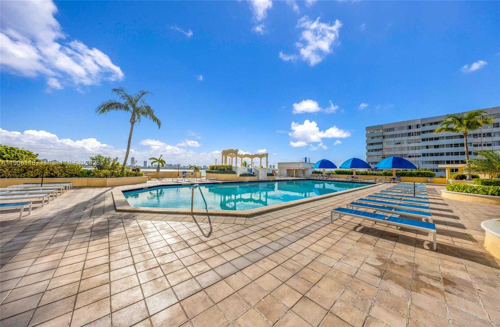 Small Image of 7601 EAST TREASURE DR #510, North Bay Village Number 4