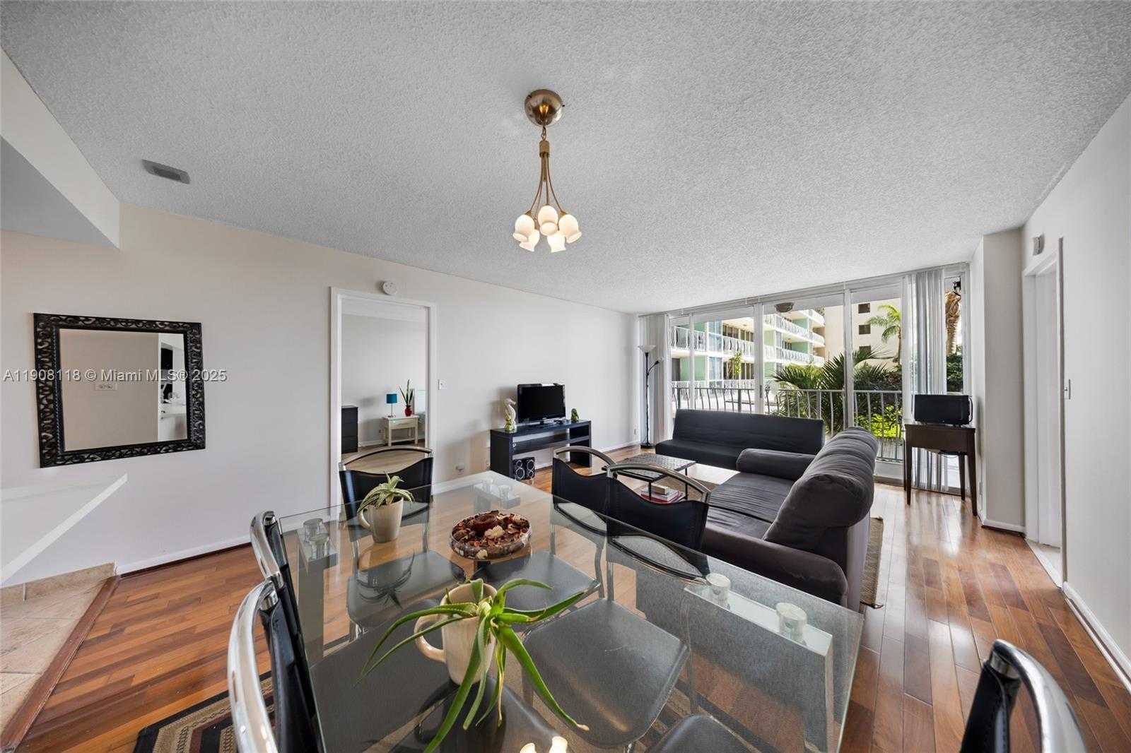 Small Image of 7601 EAST TREASURE DR #510, North Bay Village Number 9