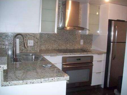 Small Image of 770 CLAUGHTON ISLAND DR #703, Miami Number 1