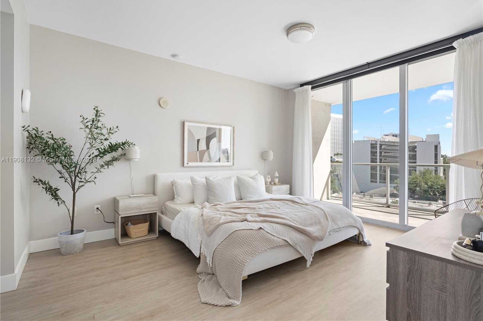 Small Image of 3470 EAST COAST AVE #H0502, Miami Number 14