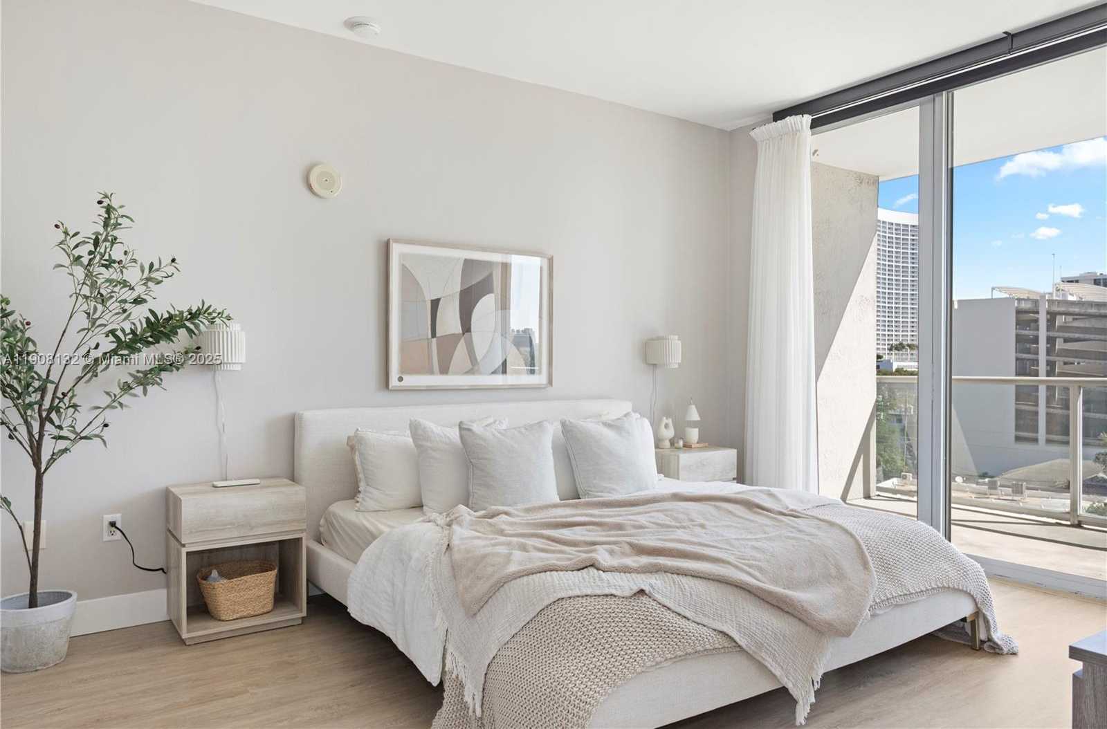 Small Image of 3470 EAST COAST AVE #H0502, Miami Number 15