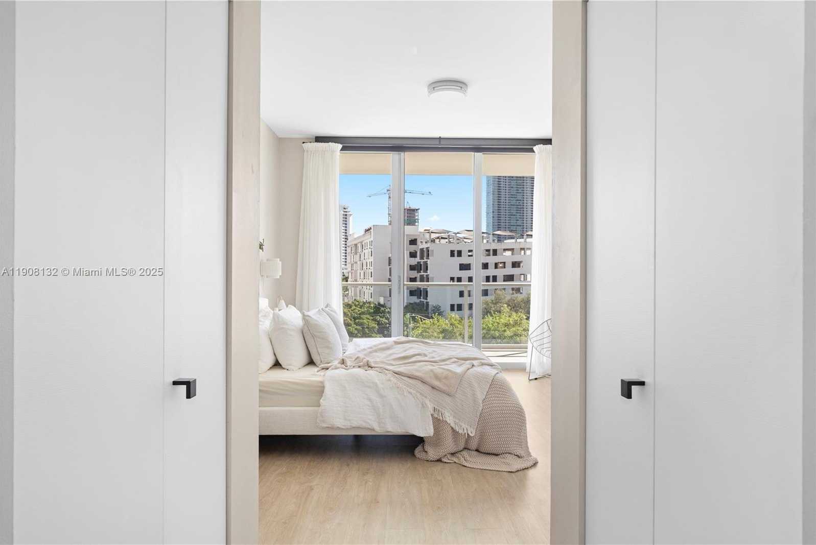 Small Image of 3470 EAST COAST AVE #H0502, Miami Number 21