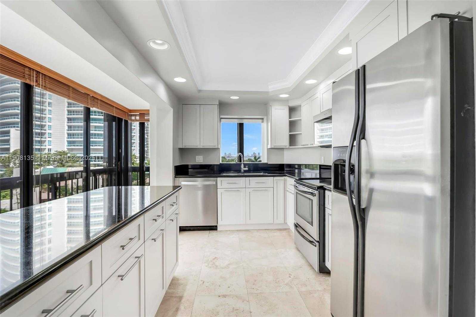 Small Image of 2333 BRICKELL AVE #517, Miami Number 16