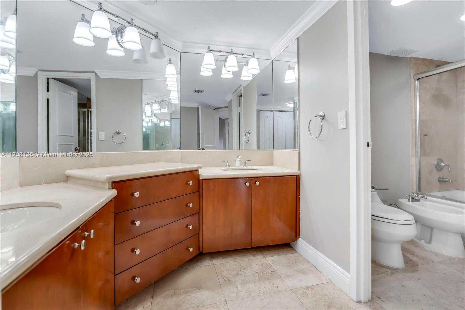 Small Image of 2333 BRICKELL AVE #517, Miami Number 22