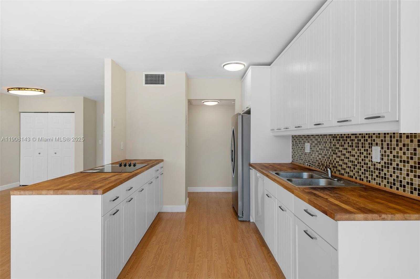 Small Image of 801 THREE ISLANDS BLV #319, Hallandale Beach Number 4