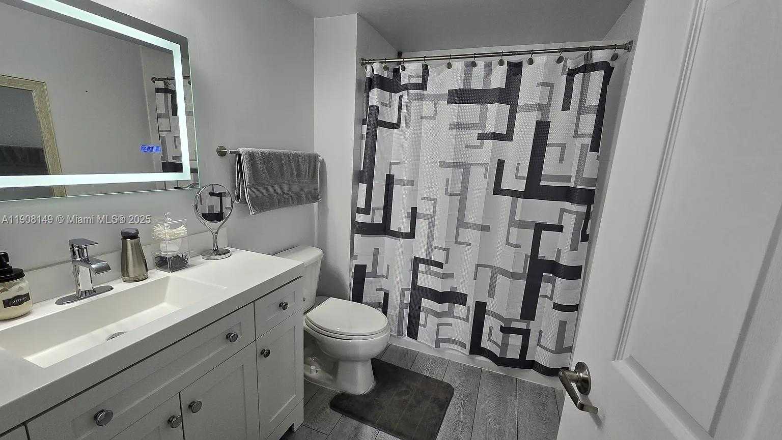 Small Image of 275 NORTH EAST 18TH ST #PH-10, Miami Number 2