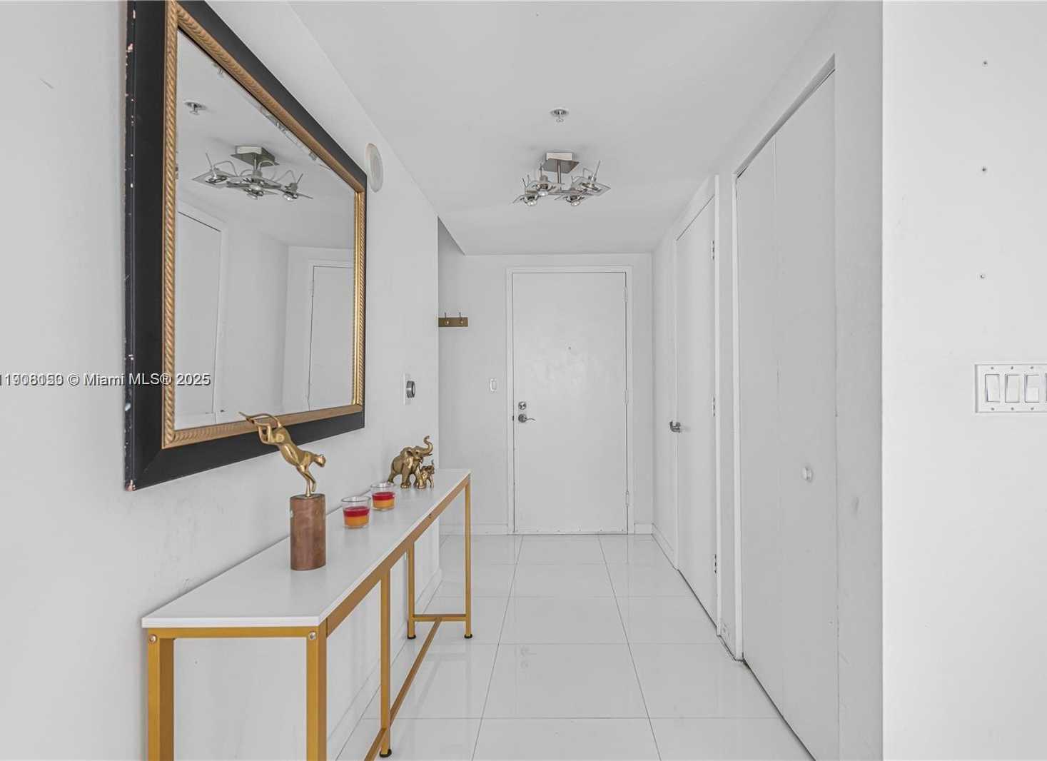 Small Image of 92 SOUTH WEST 3RD ST #2405, Miami Number 5