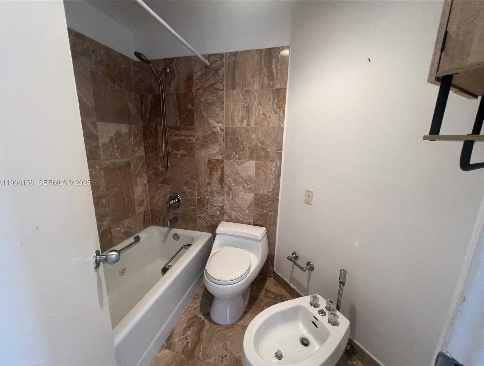 Small Image of 888 BRICKELL KEY DR #806, Miami Number 14