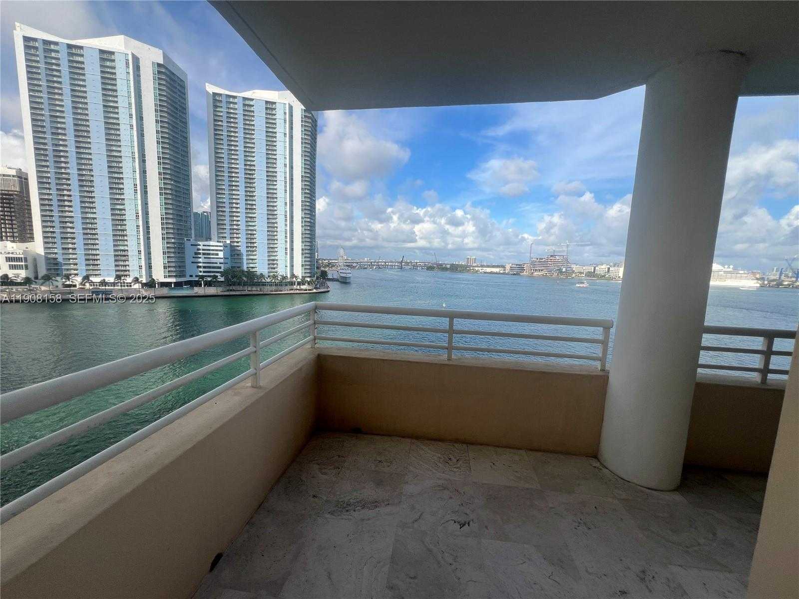 Small Image of 888 BRICKELL KEY DR #806, Miami Number 2