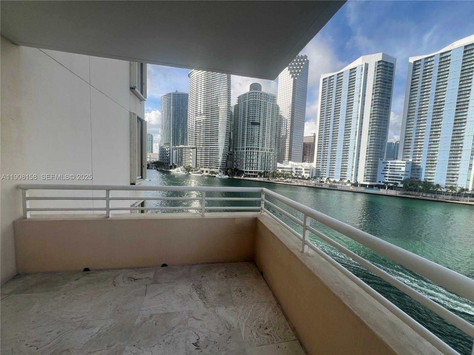 Small Image of 888 BRICKELL KEY DR #806, Miami Number 3