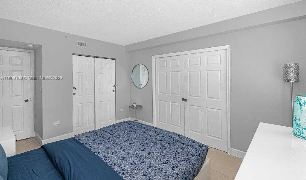 Small Image of 1500 BAY RD #128S, Miami Beach Number 4