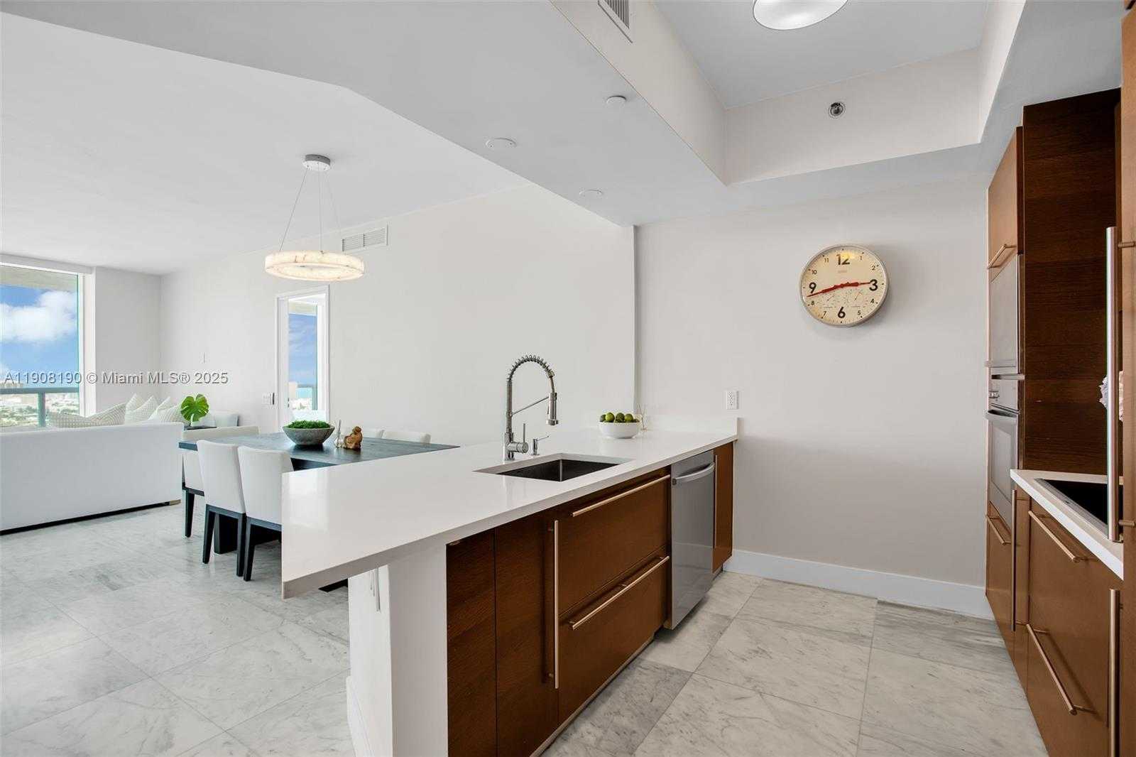 Small Image of 450 ALTON RD #2110, Miami Beach Number 10