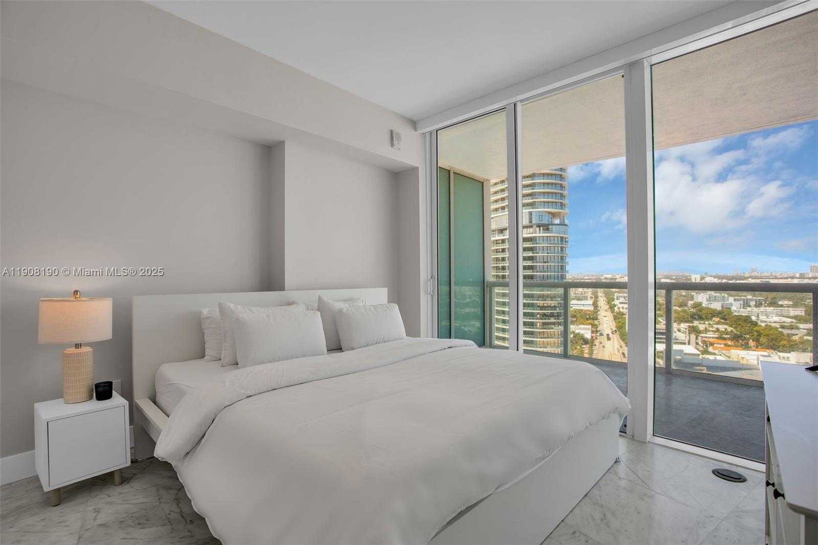 Small Image of 450 ALTON RD #2110, Miami Beach Number 12