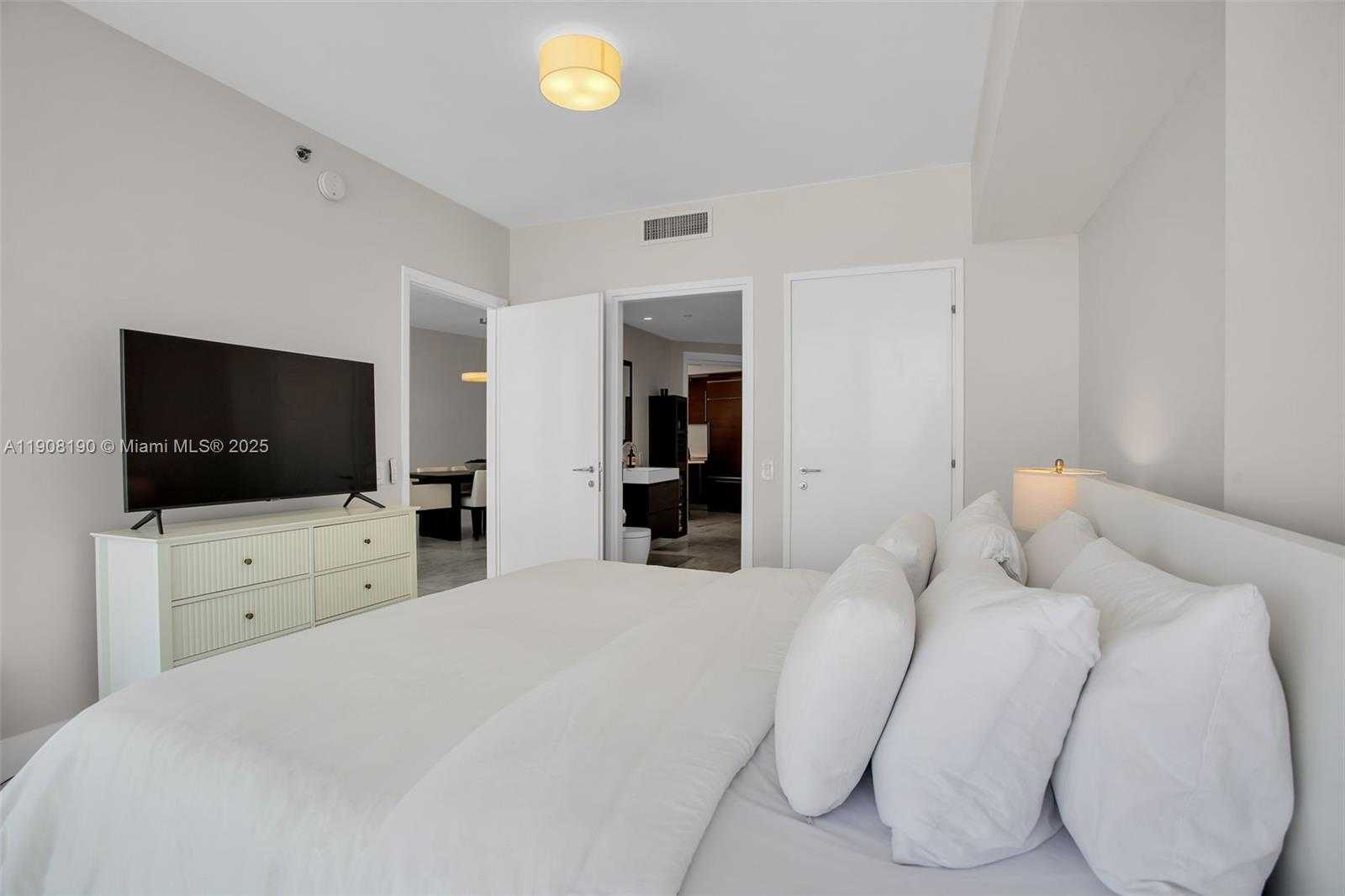 Small Image of 450 ALTON RD #2110, Miami Beach Number 13
