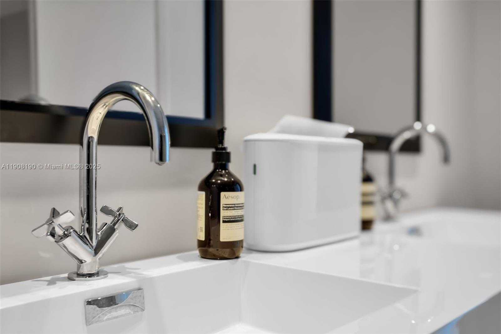 Small Image of 450 ALTON RD #2110, Miami Beach Number 22