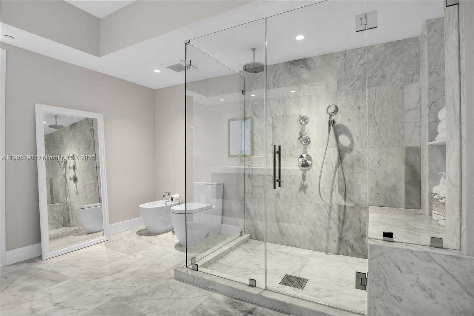 Small Image of 450 ALTON RD #2110, Miami Beach Number 23