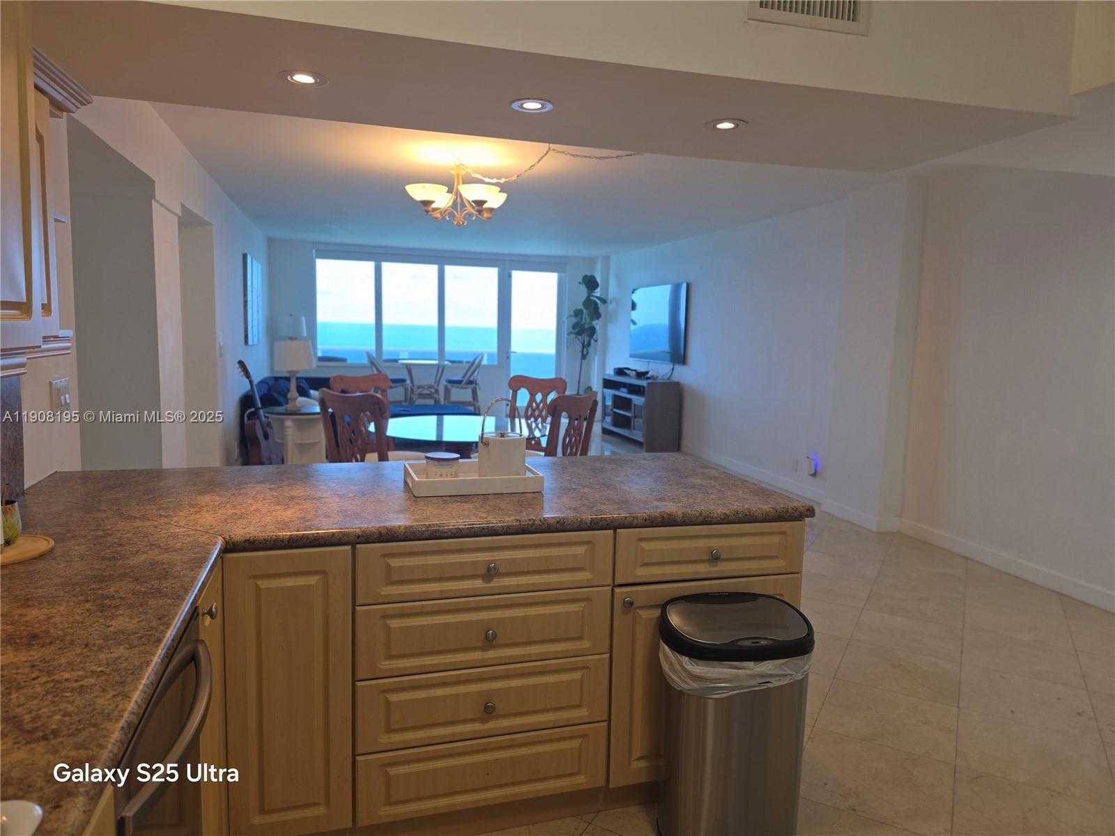 Small Image of 3725 SOUTH OCEAN DR #1401, Hollywood Number 13