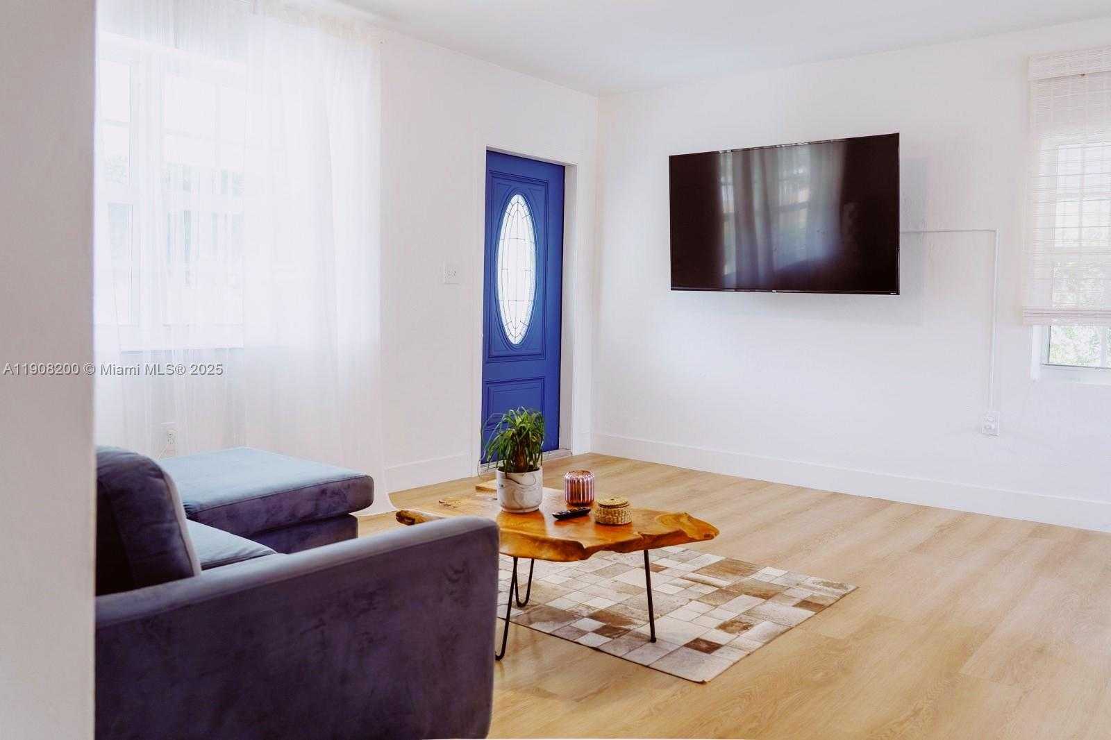 Small Image of 1075 NORTH EAST 120TH ST, Biscayne Park Number 15