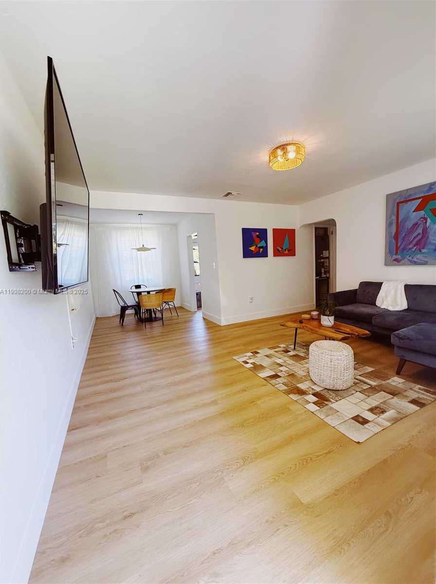 Small Image of 1075 NORTH EAST 120TH ST, Biscayne Park Number 18